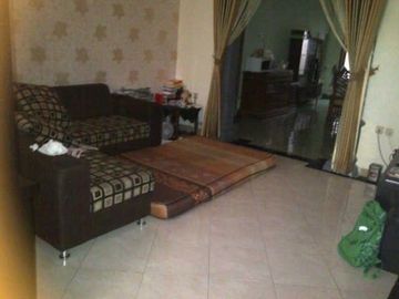 Rumah di perumahan Rungkut Harapan dekat MERR
