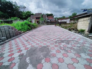 Dijual Rumah Dalam Perumahan di Ngalangan, 2 Lantai