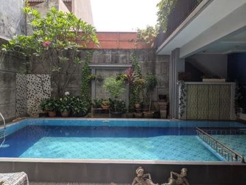 DIJUAL RUMAH KOST SANGAT BAGUS ADA KOLAM RENANGNYA DI GRIYALOKA BSD
