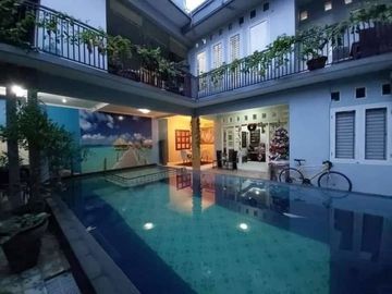 DIJUAL RUMAH KOST SANGAT BAGUS ADA KOLAM RENANGNYA DI GRIYALOKA BSD