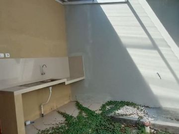 Rumah Modern Tropical SIAP HUNI area Bangunjiwo