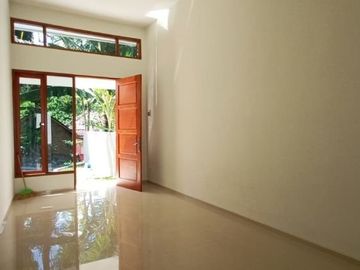 Rumah Modern Tropical SIAP HUNI area Bangunjiwo