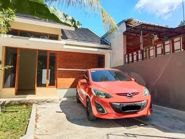 Rumah Modern Tropical SIAP HUNI area Bangunjiwo