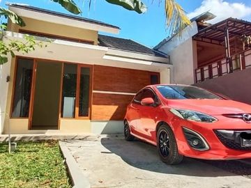 Rumah Modern Tropical SIAP HUNI area Bangunjiwo