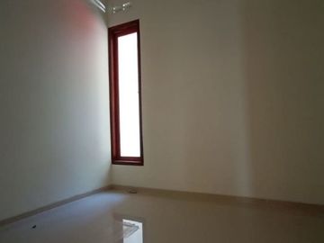 Rumah Modern Tropical SIAP HUNI area Bangunjiwo
