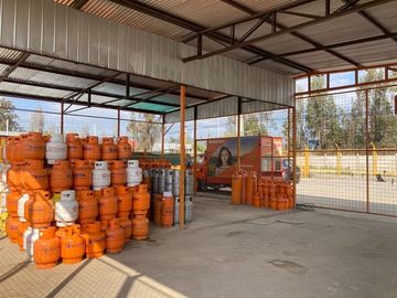 EN VENTA GALPÓN 990M2 CON PATENTE DE VENTA DE GAS-BOLLENAR