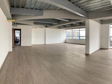 oficina en arriendo en chico norte. Cod A1094128