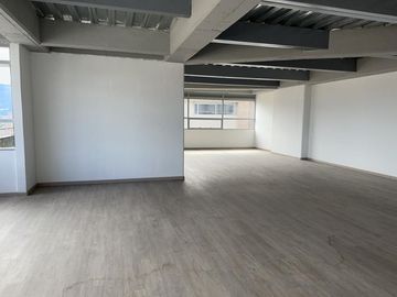 oficina en arriendo en chico norte. Cod A1094128