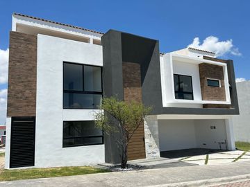 CASA EN VENTA EN GRAN RESERVA  LOMAS DE ANGELOPOLIS