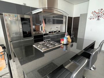 Casa totalmente amueblada en Venta Tequesquitengo