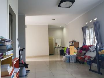 Rumah Besar dekat RS Sardjito dan kampus UGM