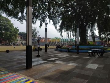 Tanah Bandung, dekat alun alun Ujungberung