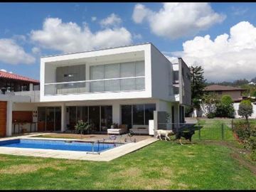 Casa en  VENTA EN URBANIZACIÓN PRIVADA EXELENTE UBICACION