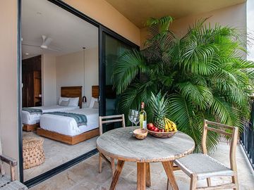 Lujoso Penthouse de 2 Recámaras en venta en Aldea Zamá