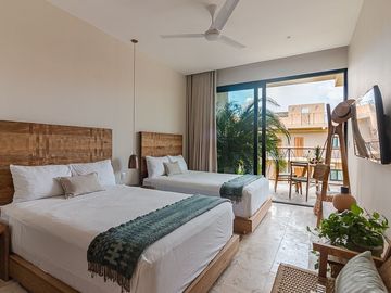 Lujoso Penthouse de 2 Recámaras en venta en Aldea Zamá