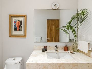 Lujoso Penthouse de 2 Recámaras en venta en Aldea Zamá