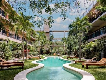 Lujoso Penthouse de 2 Recámaras en venta en Aldea Zamá