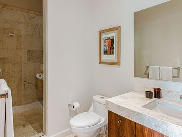 Lujoso Penthouse de 2 Recámaras en venta en Aldea Zamá