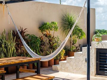 Lujoso Penthouse de 2 Recámaras en venta en Aldea Zamá