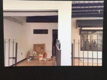 Rumah Hook Klampis Harapan, Strategis Hadap Selatan-Barat (Hook)