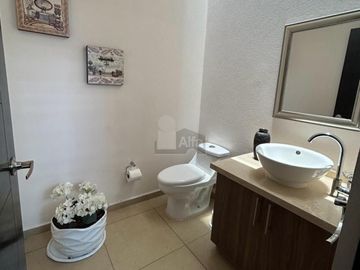 Casa (tipo departamento Duplex) en venta en Juriquilla