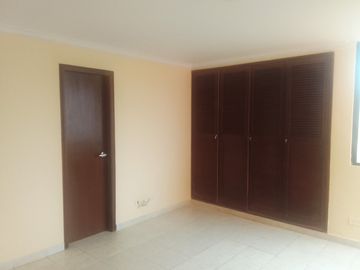 apartamento en arriendo/venta en riomar. Cod V27061