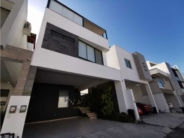 Espectacular Casa en Venta Cumbres Elite Premier Amueblada en García