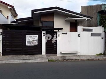 Classy House and Lot in Fairview near Commonwealth AvePH1135