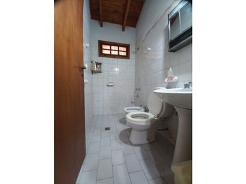VENDO CASA GRANDE EN CUARTA SECCION DE CIUDAD  MENDOZA