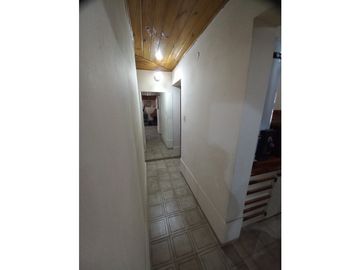 VENDO CASA GRANDE EN CUARTA SECCION DE CIUDAD  MENDOZA