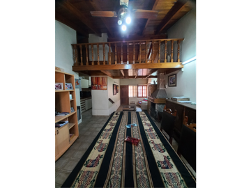 VENDO CASA GRANDE EN CUARTA SECCION DE CIUDAD  MENDOZA