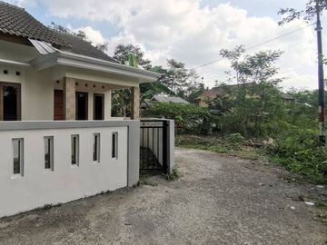 Rumah baru dekat kampus PPPPTK Seni dan Budaya