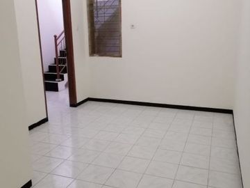 Dijual Rumah Baru Direnovasi. Lebak Timur Surabaya