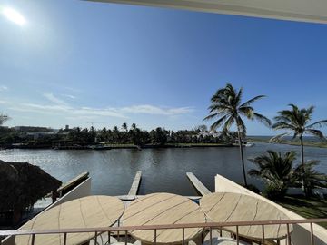 ISLA DEL AMOR, Departamento en VENTA con acceso al río, ALBERCA, 2 recámaras (Bb)