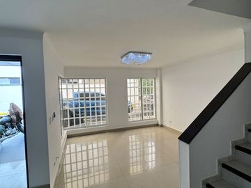 casa en venta en ciudadela 50. Cod V16875