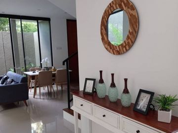 Rumah Mewah Full Furnished di Jalan Kaliurang Km 10 Dekat UII