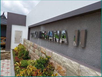 Rumah dijual Megah Bisa Custom Design di Nglinggi