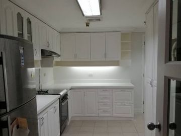 Condominium 3 Bedrooms: 3 BR Condo For Sale in The Salcedo Park Makati City