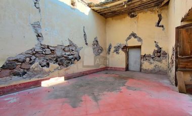 Casa en VENTA ideal para inversionistas en el Centro Histórico de Querétaro.