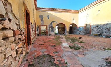 Casa en VENTA ideal para inversionistas en el Centro Histórico de Querétaro.