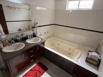 HERMOSA CASA EN VENTA EN CAÑAVERAL COUNTRY – ETAPA III | FLORIDABLANCA. Cod V15333
