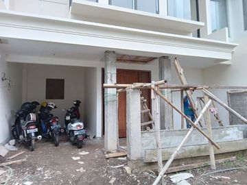 2 UNIT SAJA, RUMAH MURAH 2 LANTAI, DEKAT BANDARA ABDUL RACHMAN SALEH DI MALANG