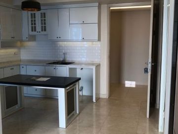 JUAL RUGI, Murah Apartemen La RiZ MANSION Pakuwon Indah, Harga ciamik