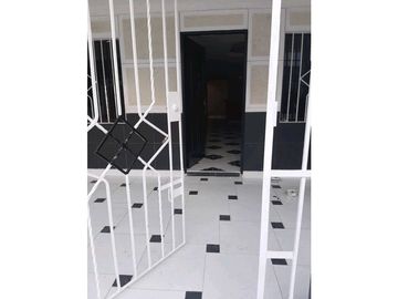 VENDO CASA 98MTS, LAS MARGARITAS, SOLEDAD