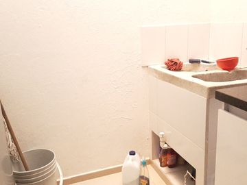 VENDO CASA EN QUINTAS DE MORELIA 3. CONJUNTO CERRADO.