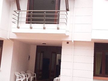 VENDO CASA EN QUINTAS DE MORELIA 3. CONJUNTO CERRADO.