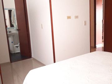 VENDO CASA EN QUINTAS DE MORELIA 3. CONJUNTO CERRADO.