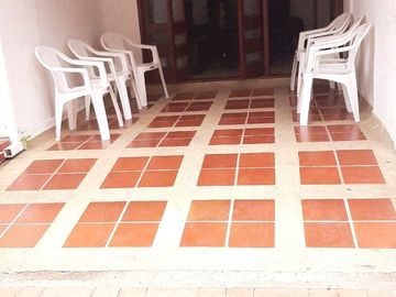 VENDO CASA EN QUINTAS DE MORELIA 3. CONJUNTO CERRADO.