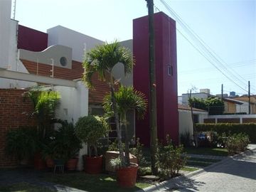 CASA EN VENTA EN PRIVADA, FRACC. PUERTA DEL SOL, CUERNAVACA MOR.