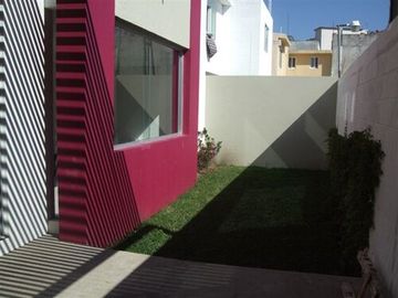 CASA EN VENTA EN PRIVADA, FRACC. PUERTA DEL SOL, CUERNAVACA MOR.